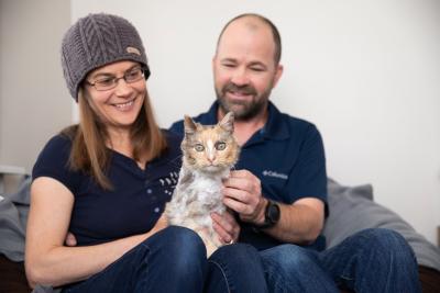 Alida and Gary Oldham with Cleopatra the cat